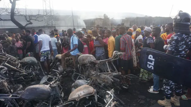 Al menos 98 muertos en Sierra Leona tras explotar un camión con combustible