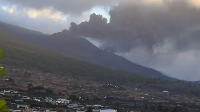 Una de las bocas eruptivas del volcán de Cumbre Vieja.