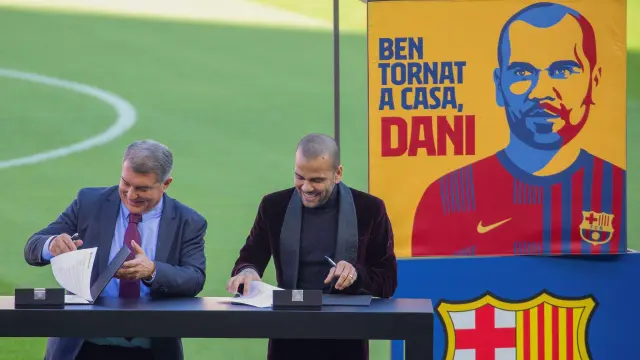 El brasileño Dani Alves presentado como  nuevo jugador del FC Barcelona