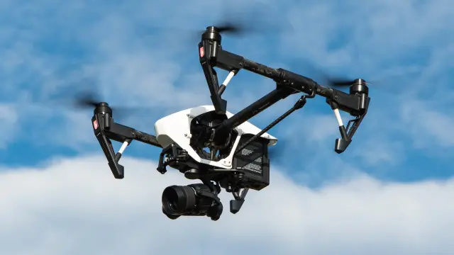 Los "narcodrones" utilizan drones para transportar sustancias estupefacientes.