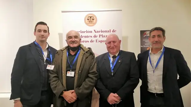 En la foto, en la Sala Bienvenida, Lorenzo Cuello, Luis López Longo, Víctor Ferra y Emilio Latorre.