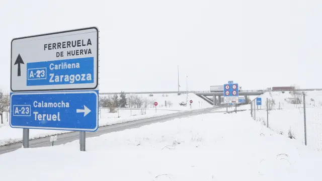 La nieve dificulta el tráfico en carreteras de Teruel