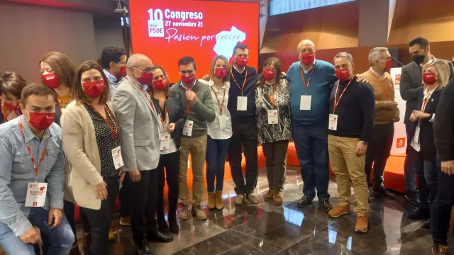 Foto de grupo tras el congreso del PSOE de Teruel celebrado este sábado.