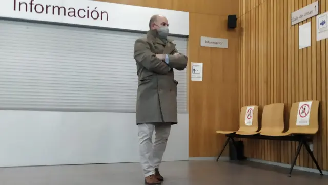 El acusado, en los pasillos de la Audiencia de Zaragoza.
