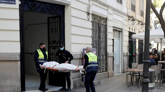 Asesinada a cuchilladas una mujer de 30 años por su pareja en València