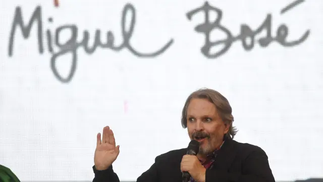 El cantante Miguel Bosé, en un momento de su presentación.
