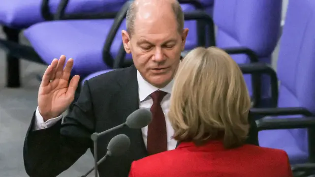 Designated German Chancellor Olaf Scholz takes oath of office