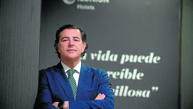José Antonio Palau, en el ‘hall’ del Hotel Ilunion Romareda de Zaragoza.