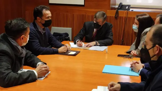 La reunión con el vicepresidente del Gobierno de Aragón, Arturo Aliaga.