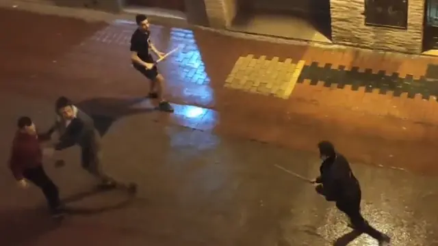 Dos de los jóvenes implicados en la pelea a varazos en la calle Pignatelli de Zaragoza.
