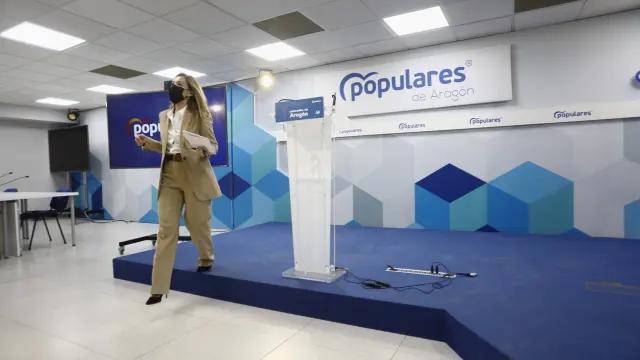 Ana Alós, tras la rueda de prensa en la sede del PP.