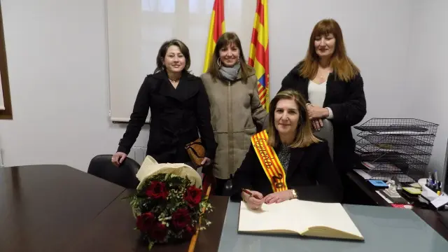 Imagen de archivo de la alcaldesa por un día y de las mayordomas de Castejón de Sos de 2019.