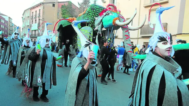 Una de las comparsas participantes en el Carnaval de Huesca de 2020, el último celebrado.