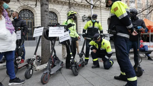 Manifestación de los usuarios de patinetes en Zaragoza
