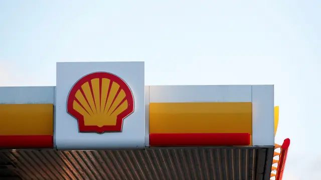Logo de Shell en una gasolinera británica.