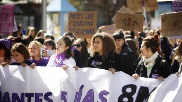 Manifestación estudiantil por el 8M en Zaragoza.