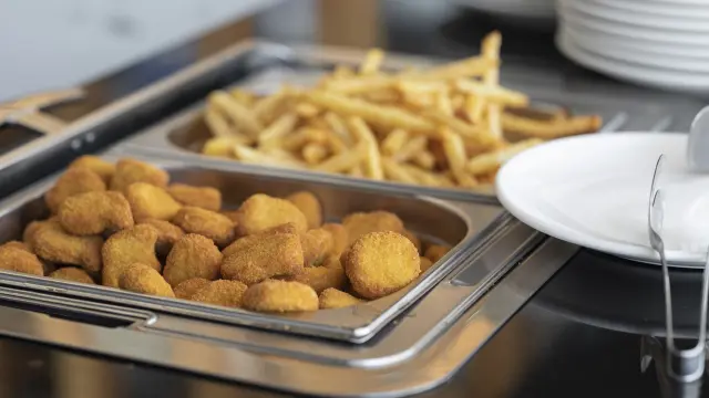 Los ultraprocesados, como los ‘nuggets’, son uno de los grupos de alimentos que más aditivos contienen.