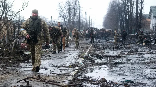 Soldados ucranianos en Kiev.