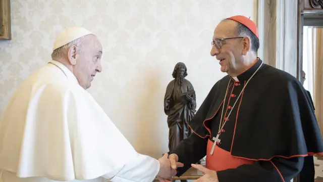 Juan José Omella junto al Papa Francisco este jueves.