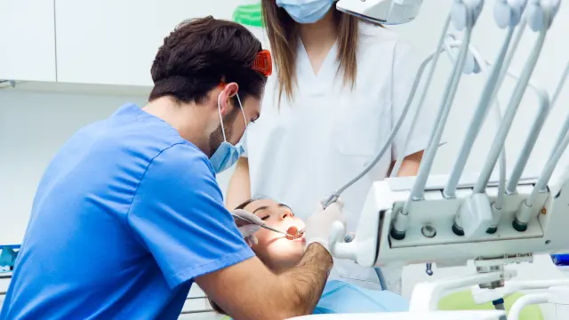 La Encuesta Europea de Salud publicada en 2021 reveló que el 49,1% de la población no fue al dentista durante el año anterior.