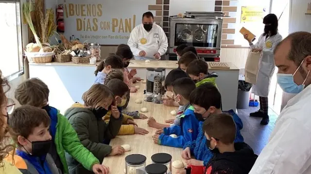Los escolares aprenderán a hacer pan y sus cualidades.