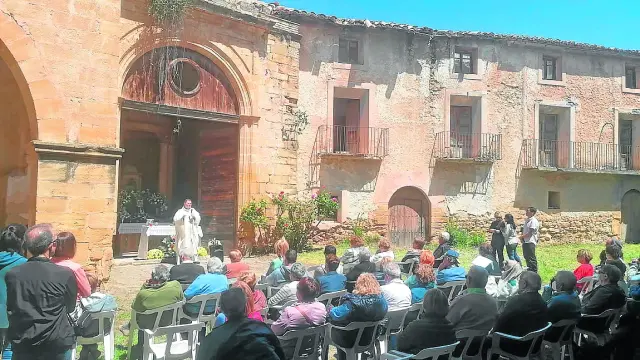 Celebración de la romería al santuario de Montserrate en la que se anunció la cesión al Ayuntamiento.