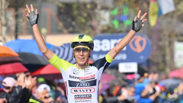 El checo Jan Hirt gana la 16ª etapa del Giro de Italia 2022.