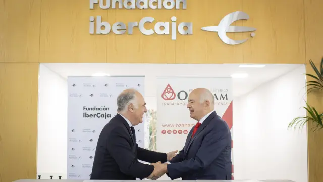 José Luis Rodrigo, director general de Fundación Ibercaja, y Fernando Galdámez, presidente de la Fundación Federico Ozanam.