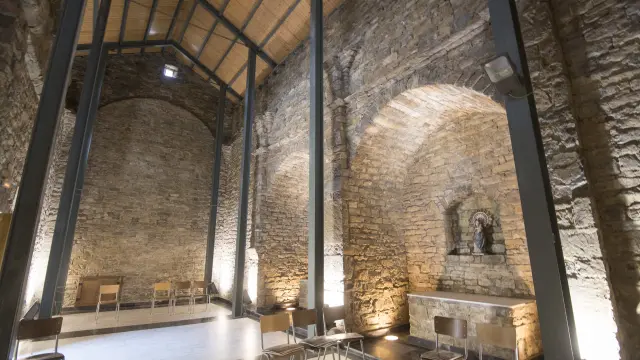 Edificio de la antigua iglesia de Isín (Huesca).