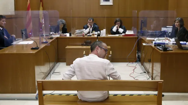 El exguitarrista de Decibelios, este jueves juzgado por abusos sexuales a menores en Barcelona.