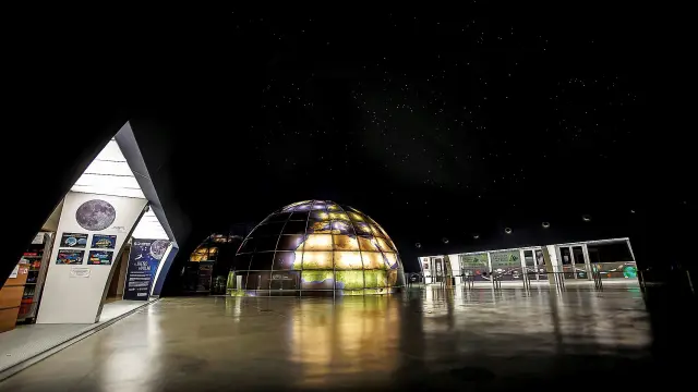 Vestíbulo del Planetario de Aragón, ubicado en Walqa.