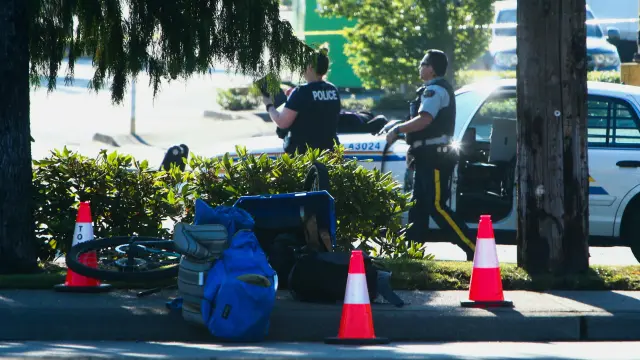 Agentes trabajando tras el tiroteo en Langley (Canadá).