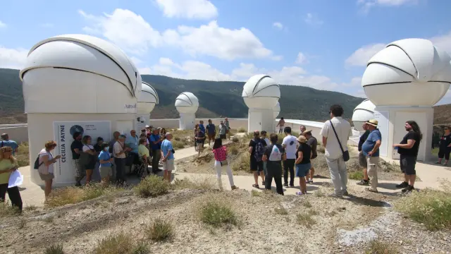 Los visitantes durante una de las visitas a Galáctica en julio