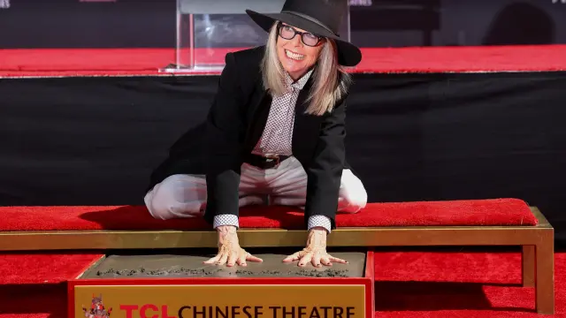 Diane Keaton ya tiene sus pies y manos ante el Teatro Chino de Hollywood.