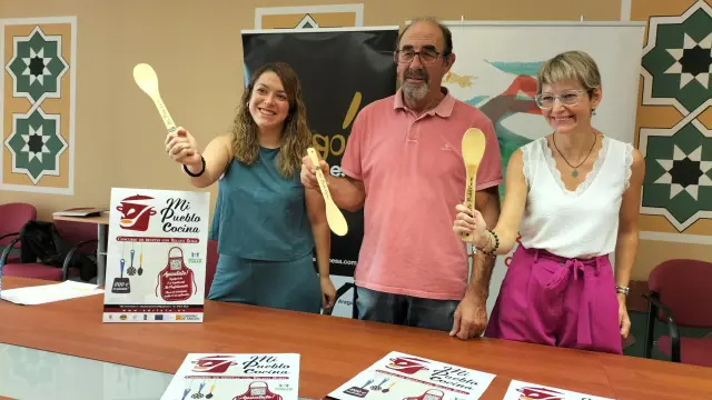 Los representantes de Adri Teruel y colaboradores del concurso culinario.