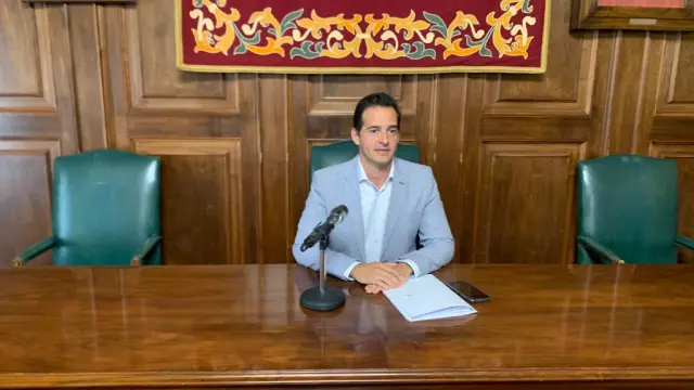 El concejal de Empresas, Autónomos, Comercio y Empleo, Ramón Fuertes, en la presentación del plan.