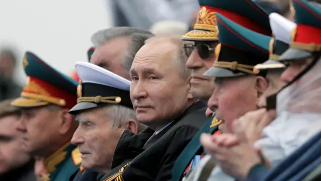 Foto de archivo de Putin en el pasado desfile del Día de la victoria.
