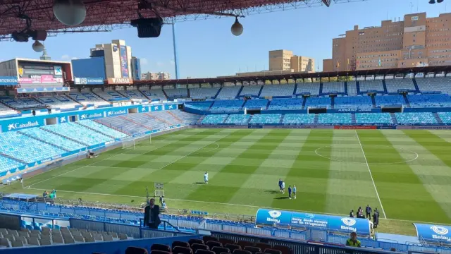 La Romareda, hora y media antes del comienzo del partido Real Zaragoza-Real Oviedo este domingo.