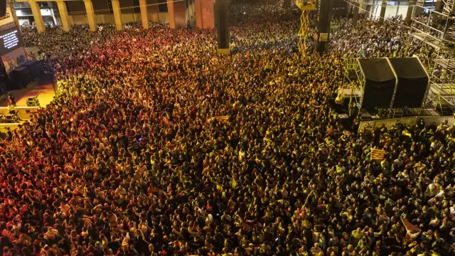 La agresión se produjo sobre las 21.30 cuando había miles de personas en la plaza del Pilar.