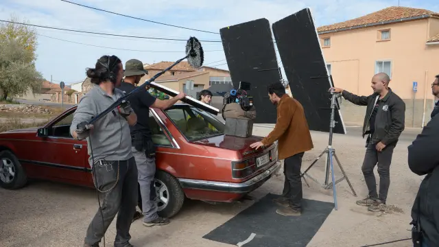 Un momento del rodaje, en el que aparecen los actores Pablo Molinero y Mero González.
