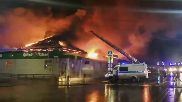 Incendio en el local ruso Polygon.