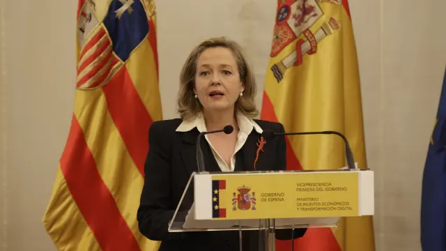 La vicepresidenta primera del Gobierno, Nadia Calviño, en Zaragoza.