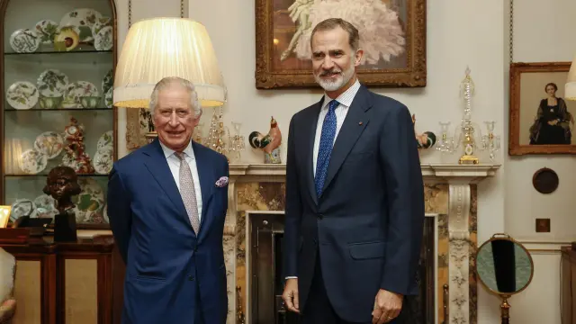 Felipe VI se reúne en Londres con Carlos III