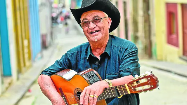 El sonero cubano Eliades Ochoa.