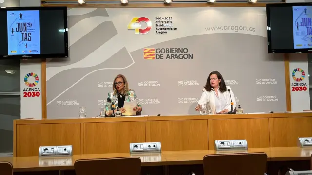 Mayte Pérez y María Goikoetxea, en la presentación del informe elaborado por el IAM.