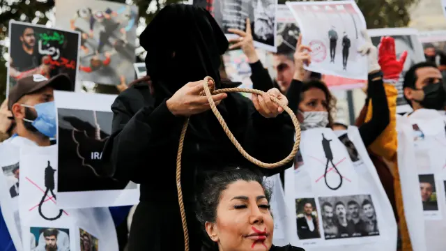 Protesta en Turquía contra las ejecuciones públicas en Irán