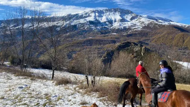 Excursión de La Barana del Centro Ecuestre La Barana con paseos a caballos por el valle de Benasque
