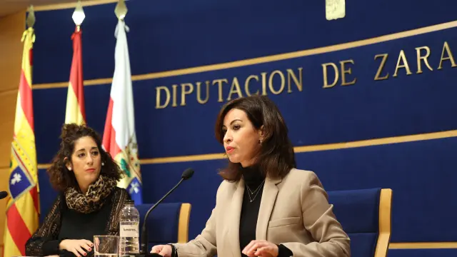Elena García y Teresa Ladrero en la presentación de los presupuestos de la DPZ para 2023 este martes