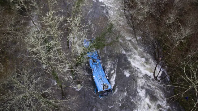 Tragedia en Galicia al caer un autobús al río Lérez en Pontevedra
