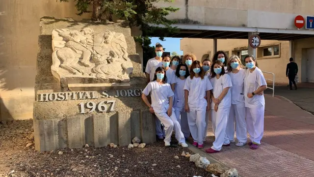 Enfermas y enfermeros de la Unidad de Endoscopias Digestivas del Hospital San Jorge de Huesca.